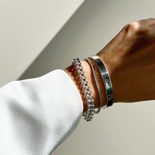 Silver Bracelets: Timeless Elegance and Versatility