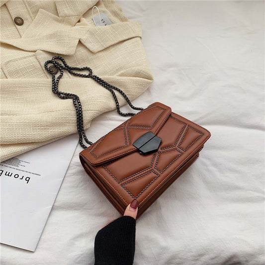 Fashionable and Minimalist Crossbody Bag